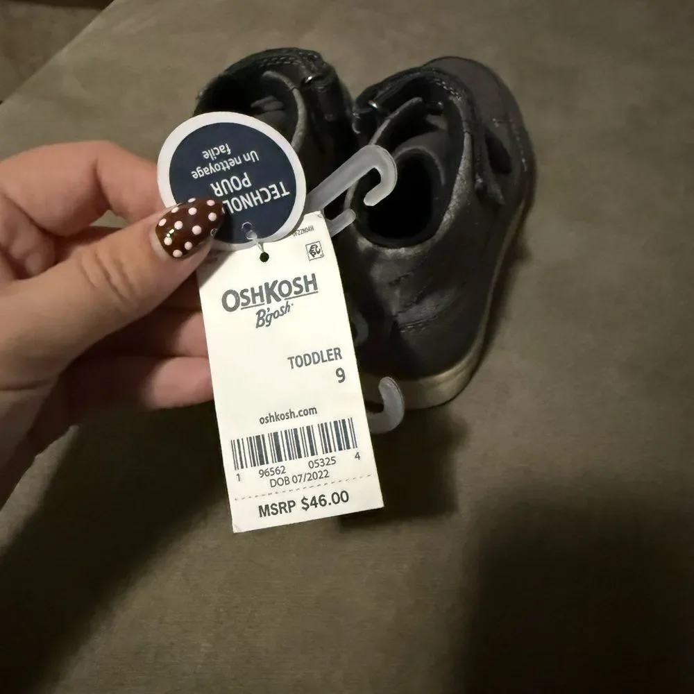 NWT- OshKosh B'gosh Gray Kids Sneakers- Size 9